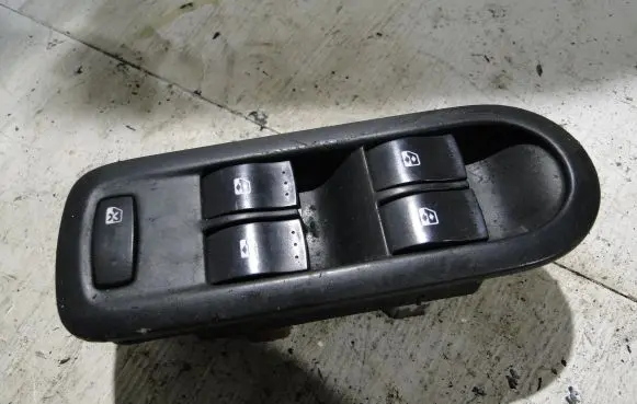 Renault Scenic II - Grand scenic II Electric window control switch 156018070