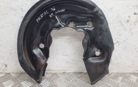 Volkswagen PASSAT B6 Rear brake disc plate dust cover 5N0615611D