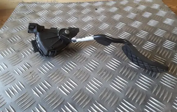 Audi A4 S4 B7 8E 8H Accelerator throttle pedal 6PV00802634 8E2721523E