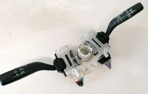 Mazda 323 Wiper turn signal indicator stalk/switch 17b366