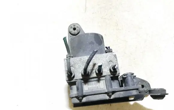 Renault Megane II ABS Pump 0265231300 8200038695