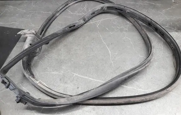 Audi A2 Rubber seal rear door 8Z0833722