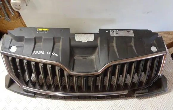 Skoda Fabia Mk3 (NJ) Front bumper upper radiator grill 6V0853653