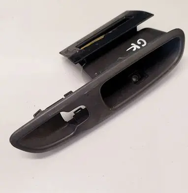 Volvo V70 Front door window switch trim 9193301