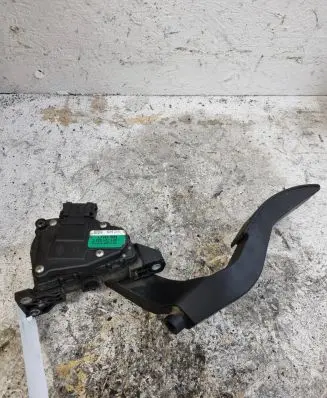 Audi A4 S4 B7 8E 8H Accelerator throttle pedal 8E1721523C