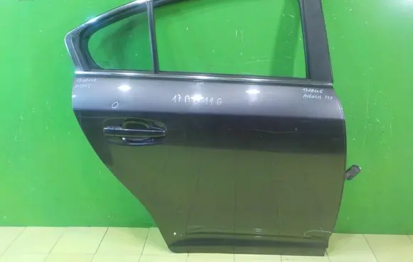 Toyota Avensis T270 Rear door PRAWE