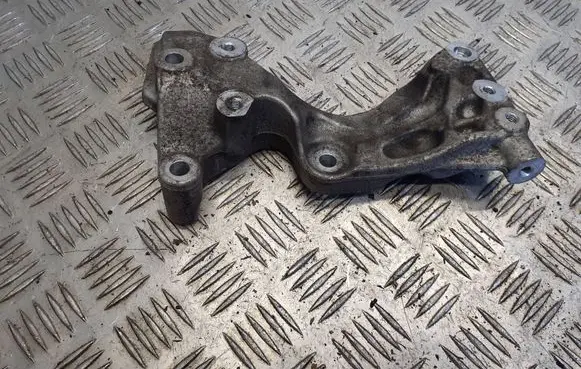Chrysler Grand Voyager V Generator/alternator bracket 90513137F