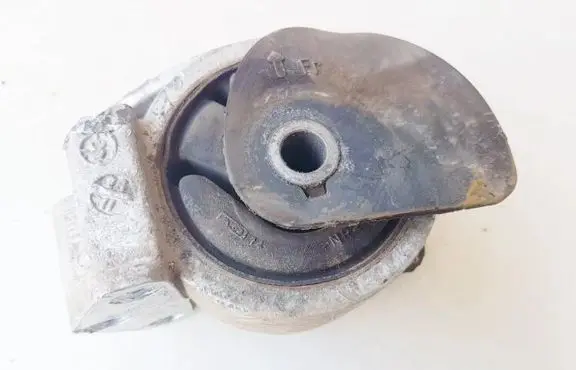 Volvo V50 Engine mount bracket 30814380 3318040