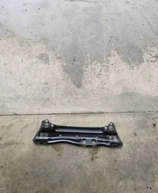 Toyota RAV 4 (XA40) Sway bar bush bracket, front