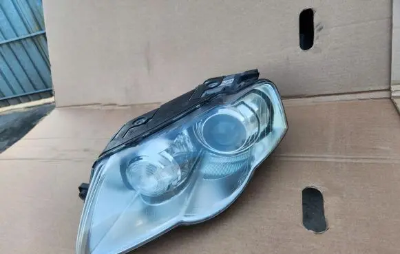 Volkswagen PASSAT B6 Headlight/headlamp 3C0941751K