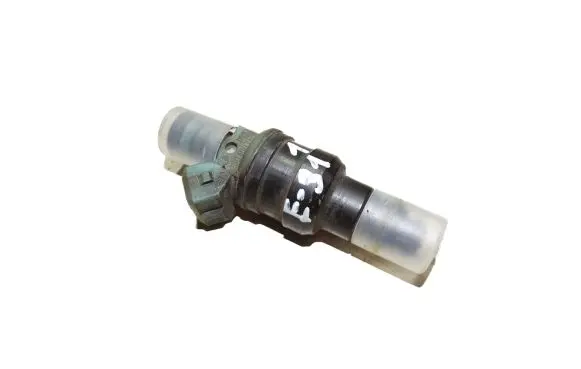 BMW 8 E31 Fuel injector 0280150715