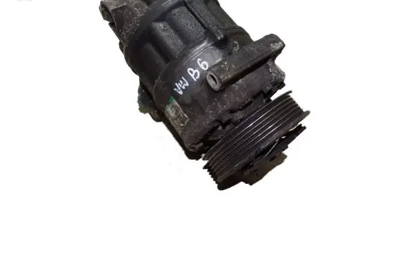 Volkswagen PASSAT B6 Air conditioning (A/C) compressor (pump) 1K0820803S