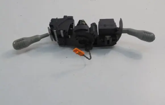 Wiper turn signal indicator stalk/switch