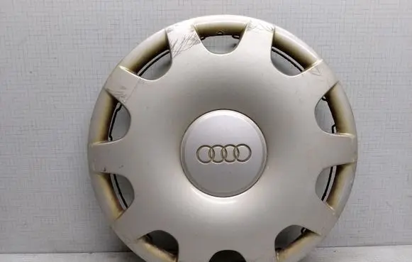 Audi A6 S6 C5 4B R15 wheel hub/cap/trim 4A0601147A
