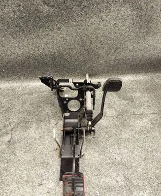 BMW 5 E39 Pedal assembly S5459A