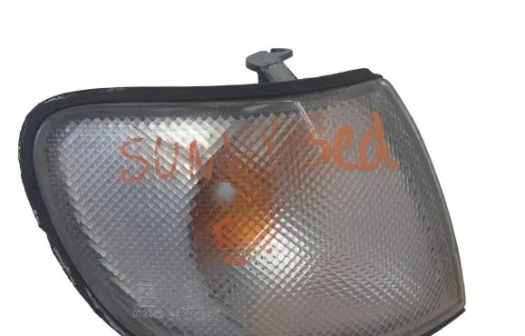 Nissan Sunny Front indicator light 6R010250 013452