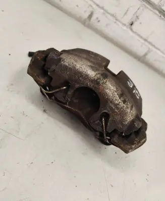 Skoda Octavia Mk2 (1Z) Front brake caliper