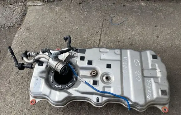 BMW 3 G20 G21 Fuel tank 