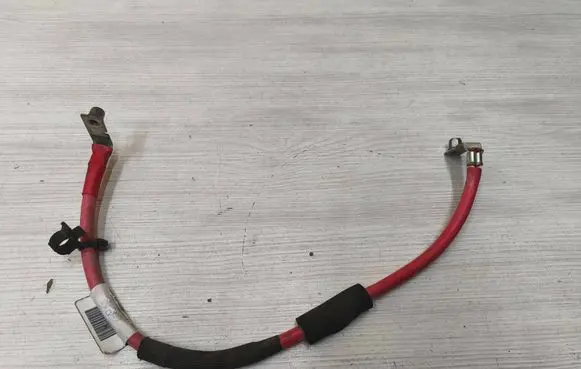 Renault Trafic III (X82) Positive cable (battery) 240801846R 93455