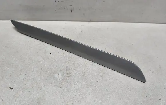 Audi Q3 8U Front door trim bar 8U0867410E