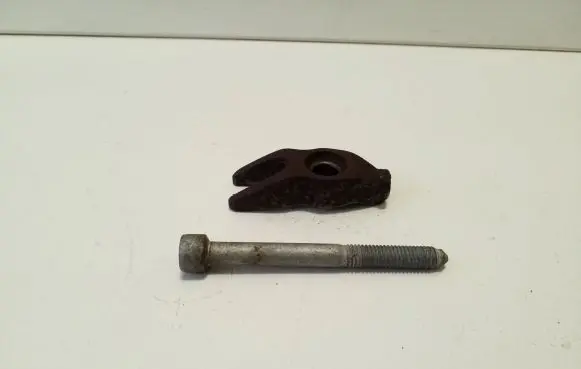 Opel Vivaro Fuel Injector clamp holder