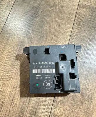 Mercedes-Benz E W211 Door control unit/module 2118201526 356805