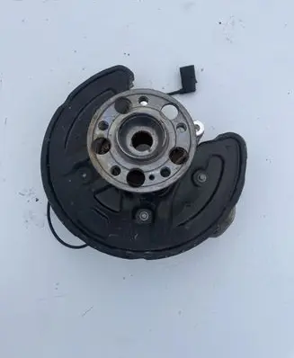 Mercedes-Benz C W205 Rear wheel hub 2055467380
