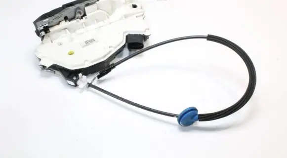Volkswagen Scirocco Front door lock 5N2837016A