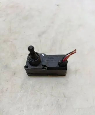 Headlight level adjustment motor