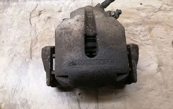 BMW 5 E39 Front brake caliper 6022296