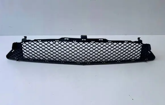 Mercedes-Benz B W246 W242 Front bumper lower grill 2468851122