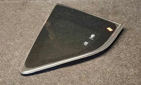 Toyota RAV 4 (XA40) Rear side window 43R005844 DDT23 NSGM31Q8