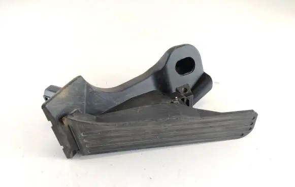 Volkswagen Touran II Accelerator throttle pedal 1T1723503N