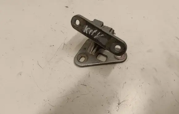 Mercedes-Benz CLS C219 Front door upper hinge
