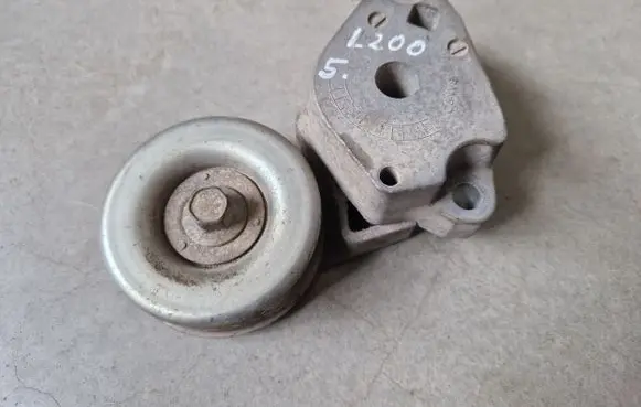 Mitsubishi L200 Alternator belt tensioner 1345A062