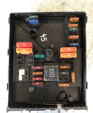 Volkswagen Golf V Fuse module 1K0937125A 0171830752