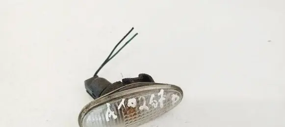 Mitsubishi Outlander Front fender indicator light 