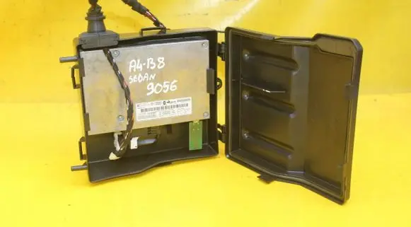 Audi A5 8T 8F Bluetooth control unit module 8T0862335D