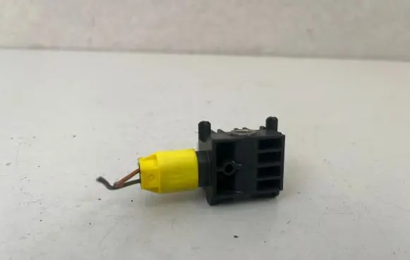 Mercedes-Benz R W251 Airbag deployment crash/impact sensor 0038202826 402199 121205