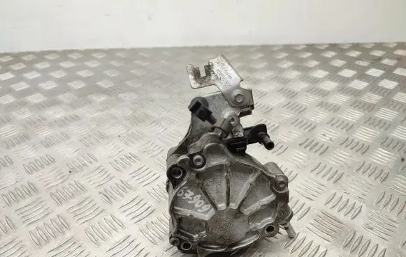 Jaguar XF X250 Vacuum pump