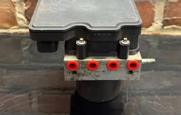 Mercedes-Benz Sprinter W906 ABS Pump A9069008401 ZGS001 269517