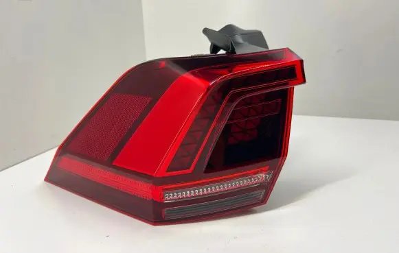 Volkswagen Tiguan Rear/tail lights 5NA945207C 2SD01252101 00104500