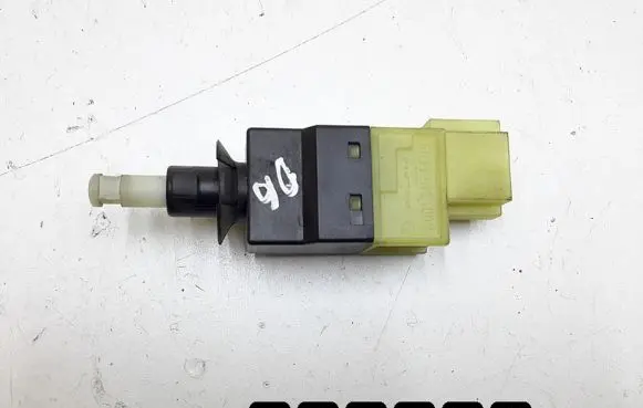 Mercedes-Benz A W169 Brake pedal sensor switch a0015454409