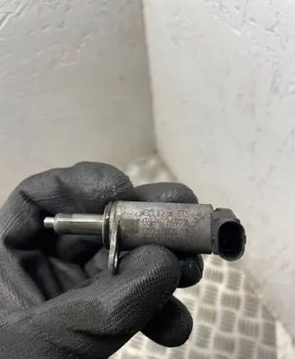 Audi A5 8T 8F Camshaft vanos timing valve 06h103697a