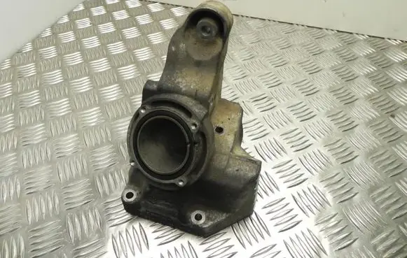 Mercedes-Benz C AMG W204 Engine mounting bracket A6462230604 MB1287