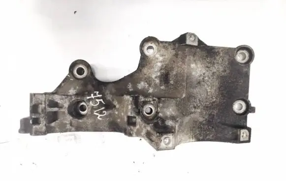 Skoda Octavia Mk2 (1Z) Engine mounting bracket 038903143