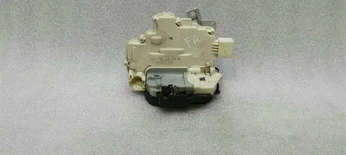 Audi A4 S4 B7 8E 8H Front door lock 8E2837016AA