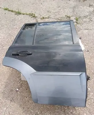 Hyundai Terracan Rear door