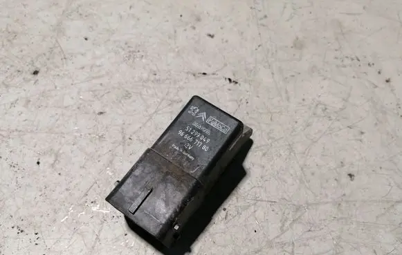 Glow plug pre-heat relay