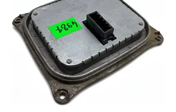 Alfa Romeo Giulia Voltage converter/converter module 147000026601
